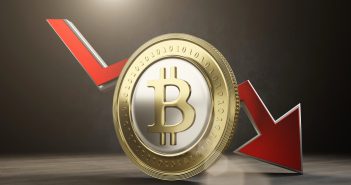El Bitcoin cae a U$S 33.500 y ya  pierde 50% desde sus máximos