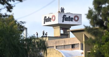 Fate cierra su planta y despide a 920 trabajadores en medio del debate por la reforma laboral